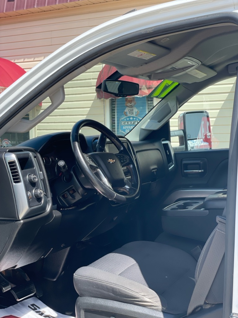 2017 Chevrolet Silverado 2500HD LT - Photo 6