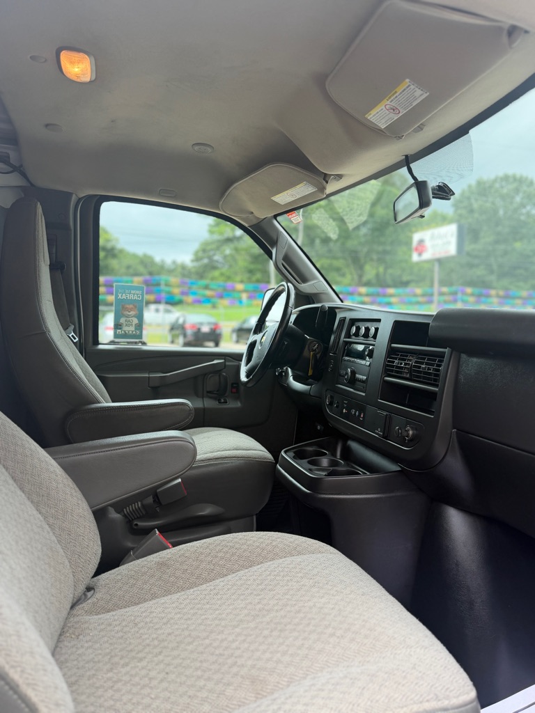 2020 Chevrolet Express Cargo Work Van - Photo 8