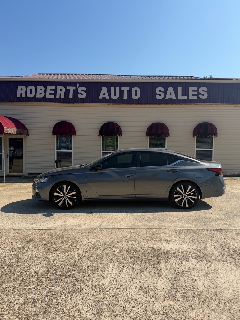 2022 Nissan Altima SR